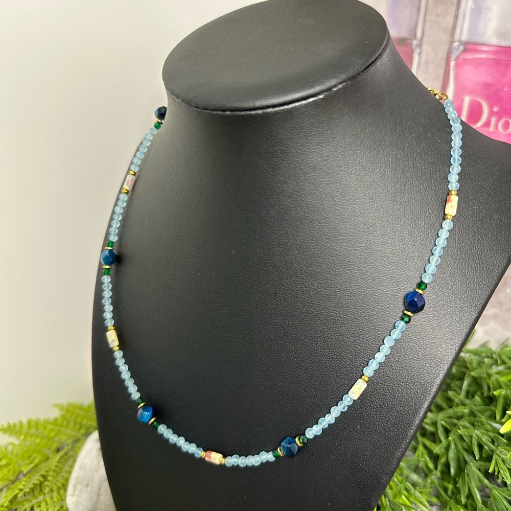 Handmade Natural Apatite & Shell Beaded Necklace - Picture 3 of 5